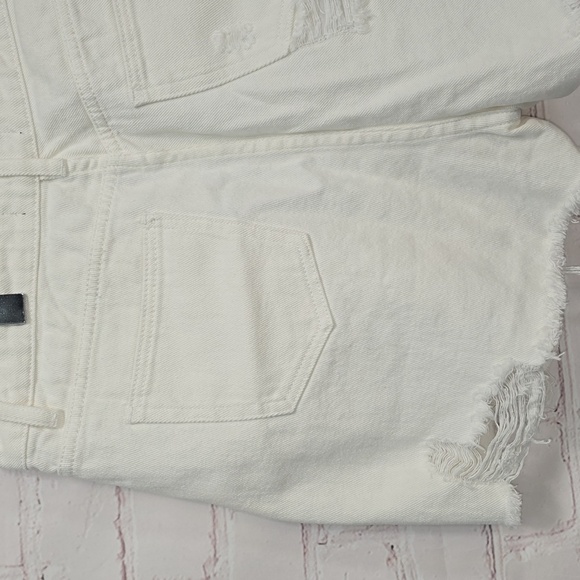 Misguided Extreme Rip Hem High Waisted Distressed White Shorts Women Size 12 - Picture 7 of 13
